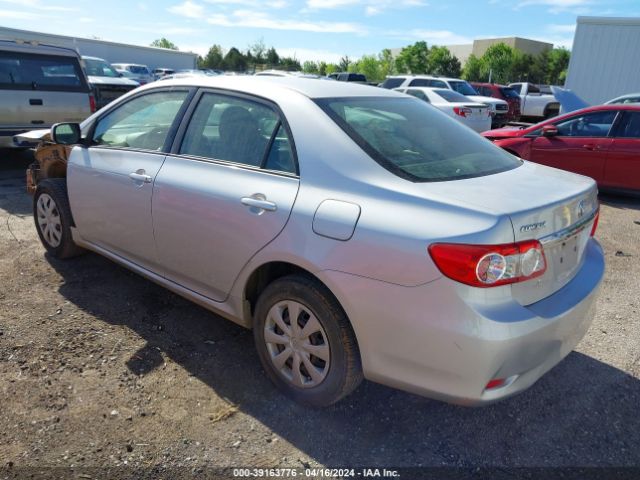 Photo 2 VIN: JTDBU4EE7B9157547 - TOYOTA COROLLA 