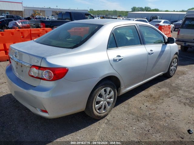 Photo 3 VIN: JTDBU4EE7B9157547 - TOYOTA COROLLA 