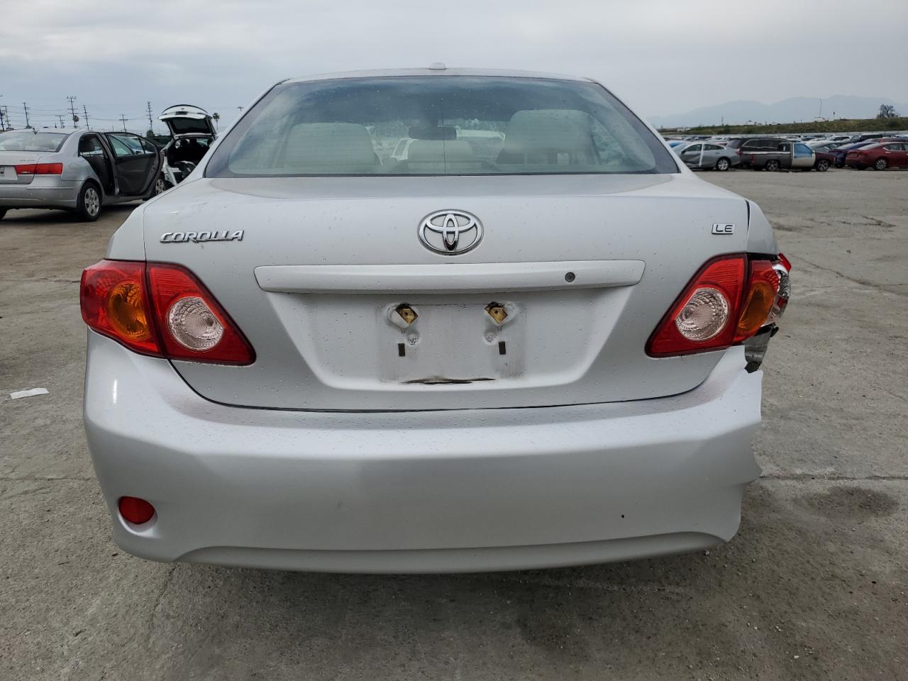 Photo 5 VIN: JTDBU4EE8AJ066333 - TOYOTA COROLLA 