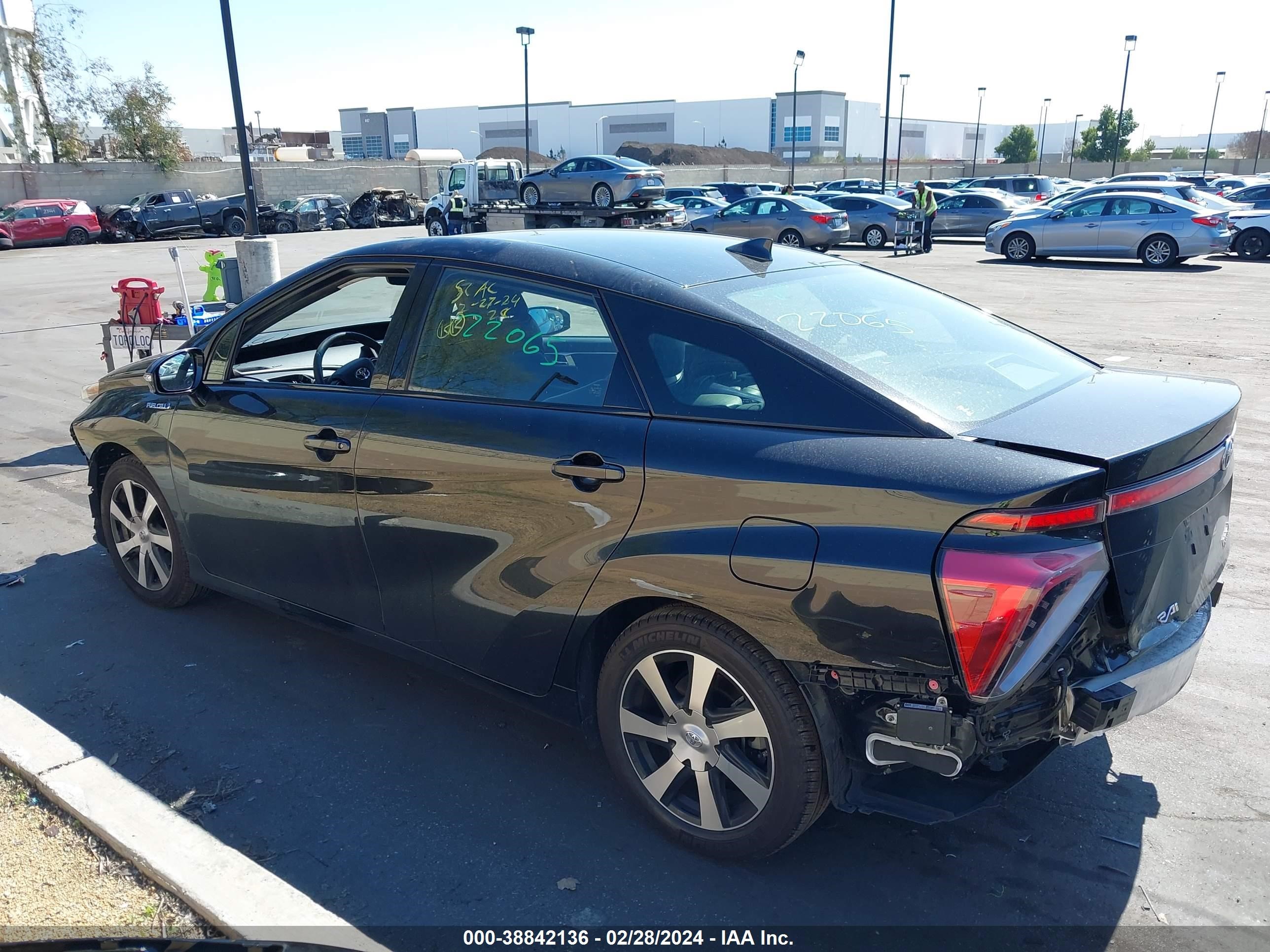 Photo 14 VIN: JTDBVRBD2JA005372 - TOYOTA MIRAI 