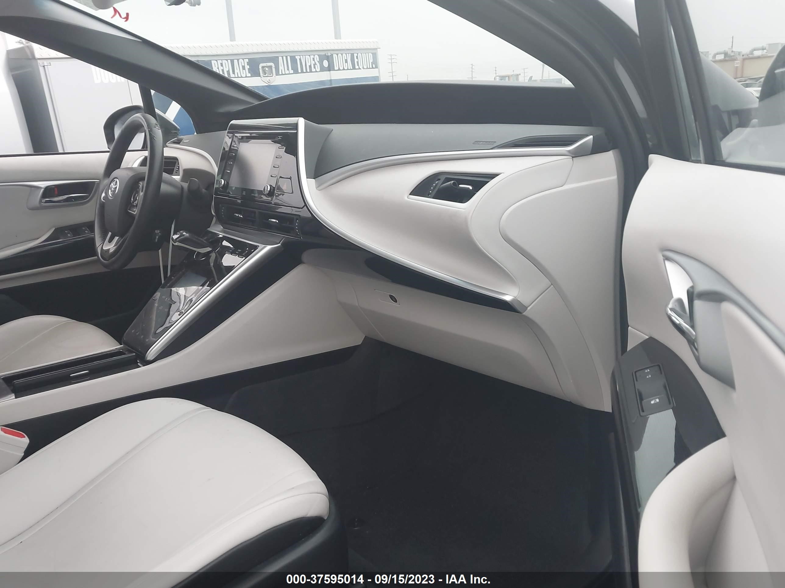 Photo 4 VIN: JTDBVRBD4JA005308 - TOYOTA MIRAI 