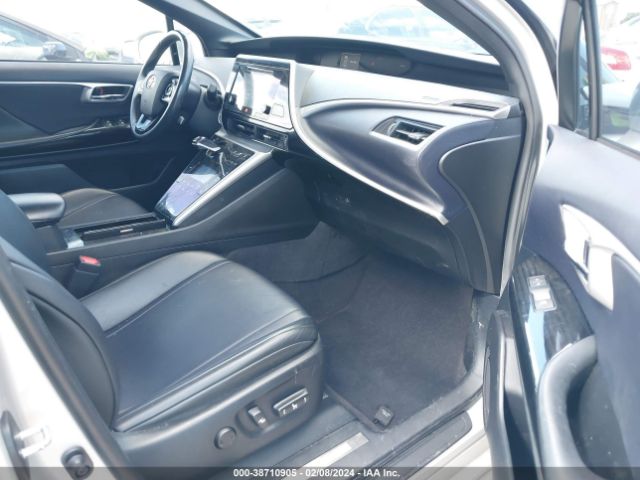 Photo 4 VIN: JTDBVRBD7HA001229 - TOYOTA MIRAI 