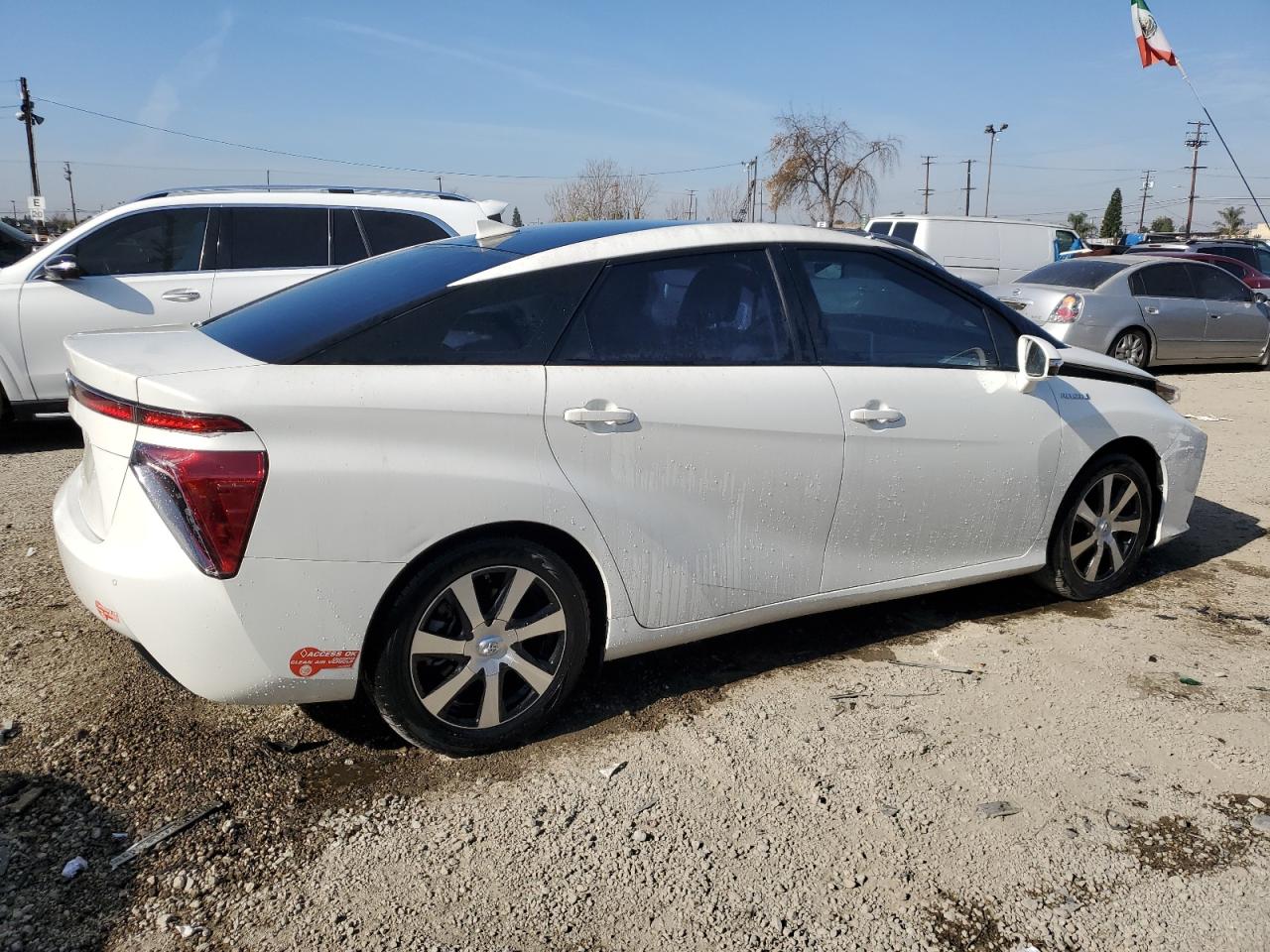 Photo 2 VIN: JTDBVRBD8HA003247 - TOYOTA MIRAI 