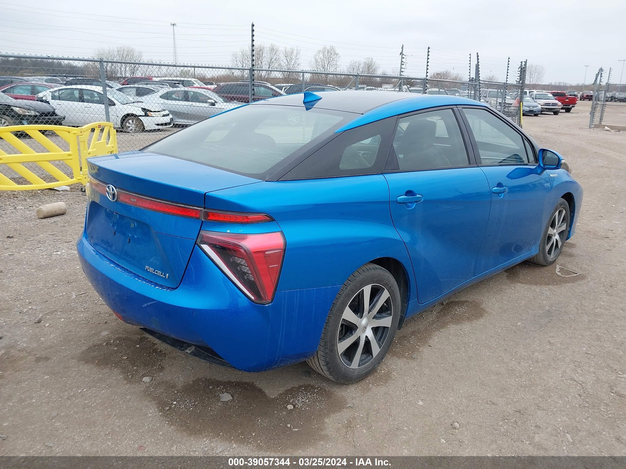 Photo 4 VIN: JTDBVRBD9HA003032 - TOYOTA MIRAI 