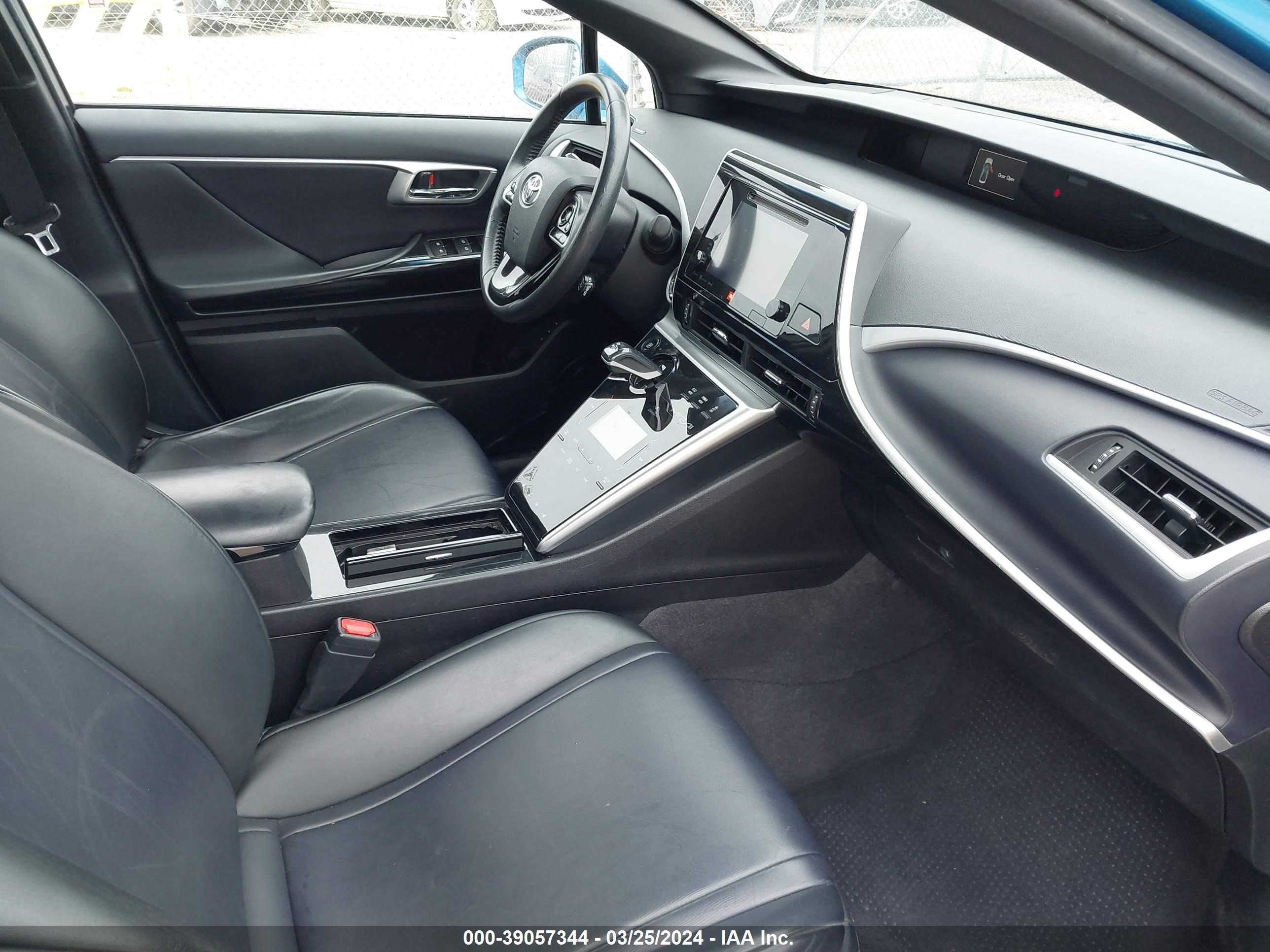 Photo 5 VIN: JTDBVRBD9HA003032 - TOYOTA MIRAI 