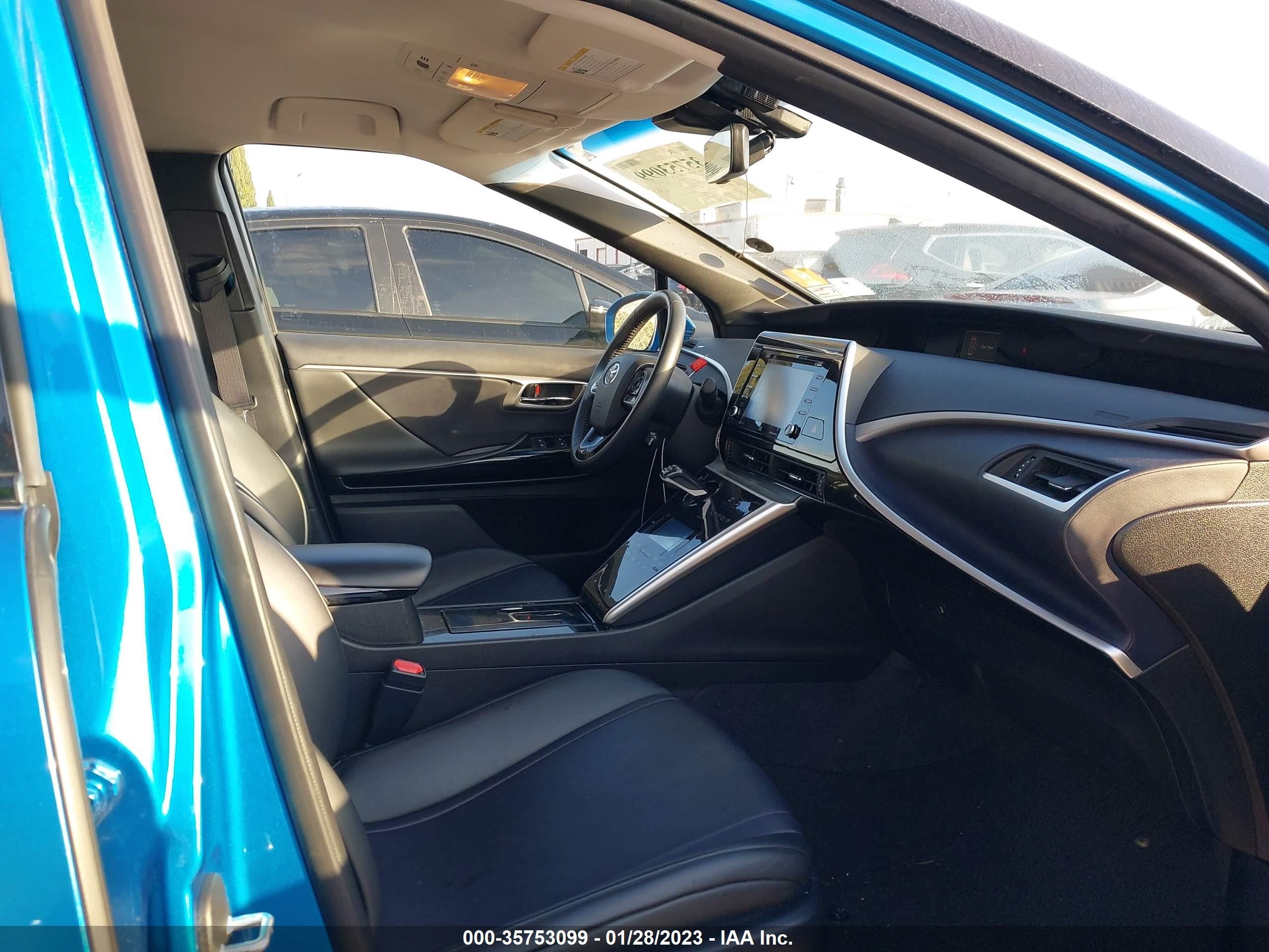 Photo 4 VIN: JTDBVRBD9JA005028 - TOYOTA MIRAI 