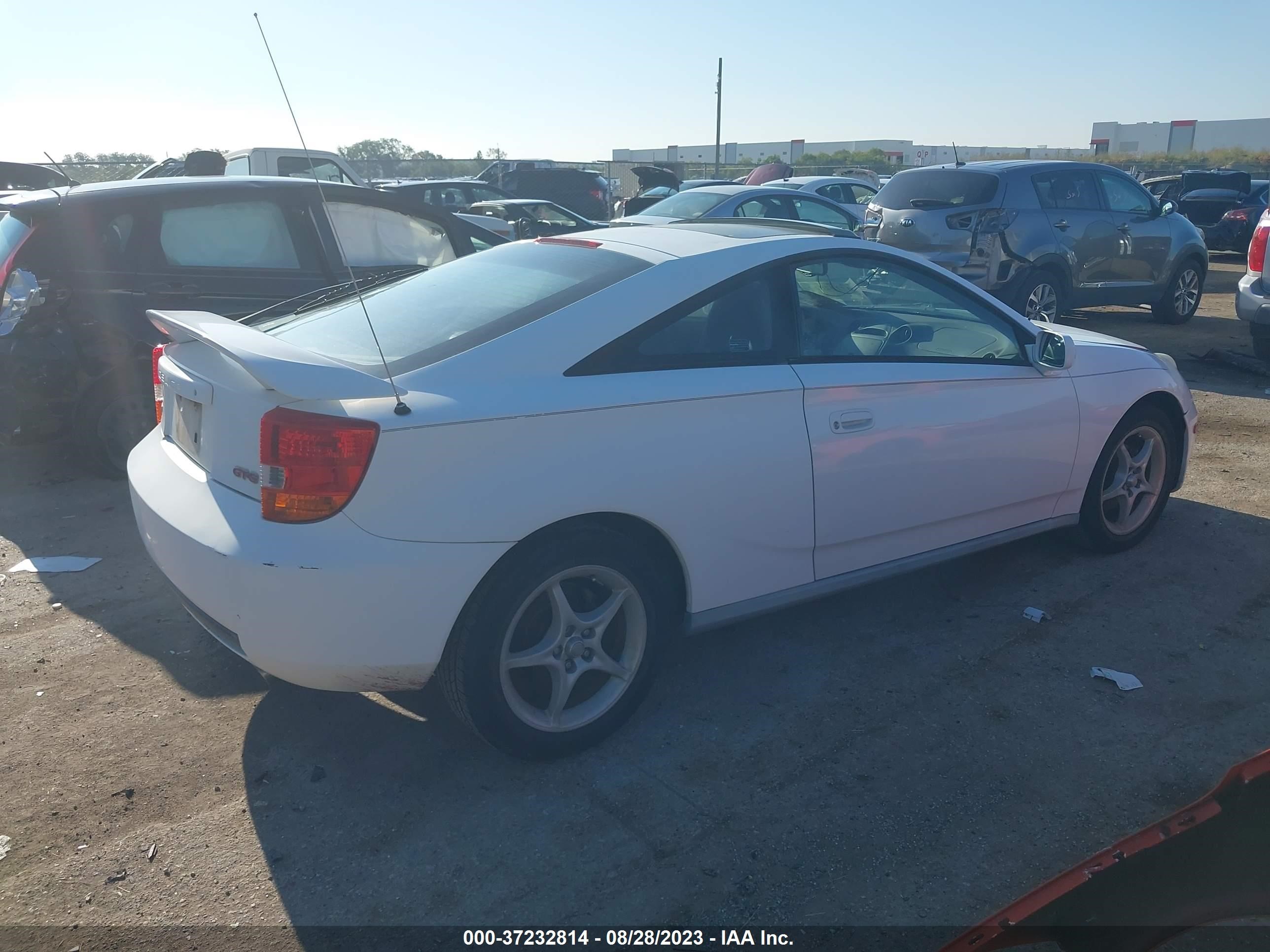 Photo 3 VIN: JTDDY32T3Y0029877 - TOYOTA CELICA 