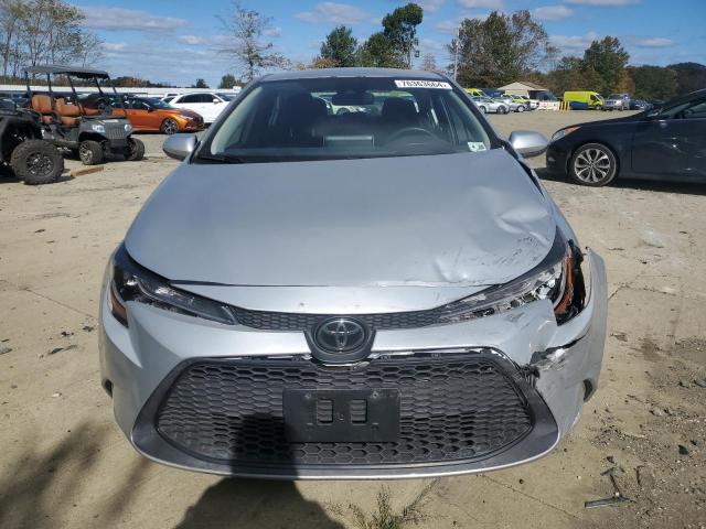 Photo 4 VIN: JTDEPMAEXMJ172796 - TOYOTA COROLLA LE 