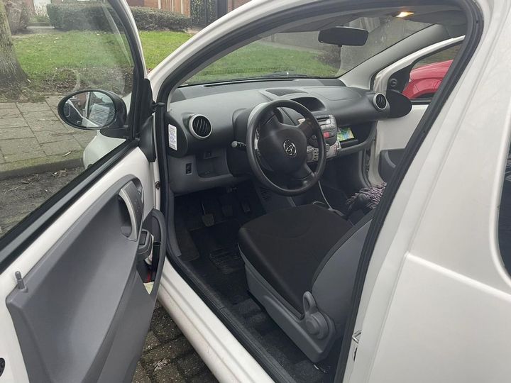 Photo 5 VIN: JTDJG12C00N596968 - TOYOTA AYGO 