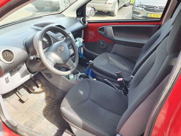 Photo 5 VIN: JTDJG12C80N070829 - TOYOTA AYGO 