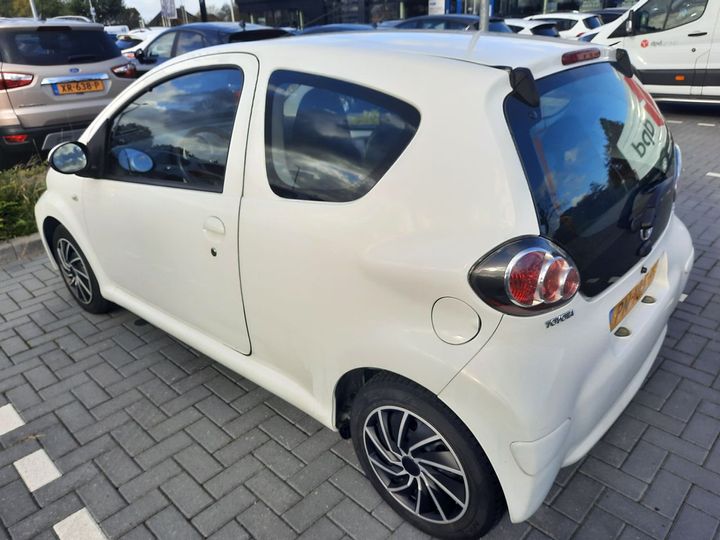 Photo 2 VIN: JTDJG18C10N657431 - TOYOTA AYGO 