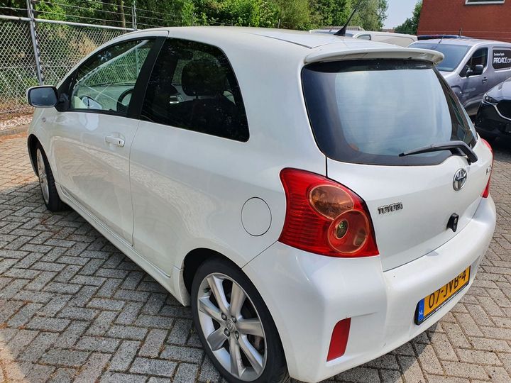 Photo 2 VIN: JTDJL963X00008446 - TOYOTA YARIS 