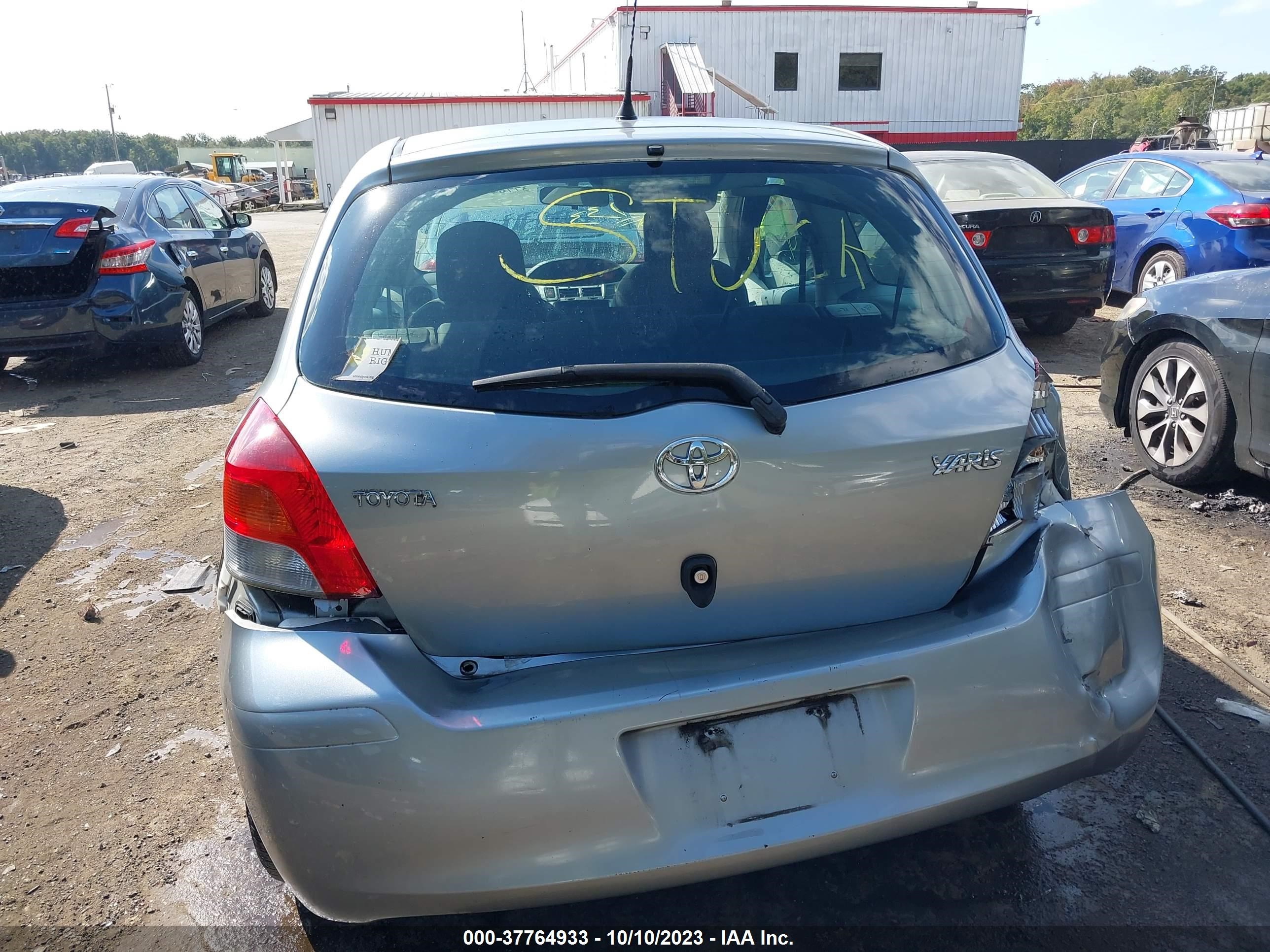 Photo 15 VIN: JTDJT4K30B5327501 - TOYOTA YARIS 