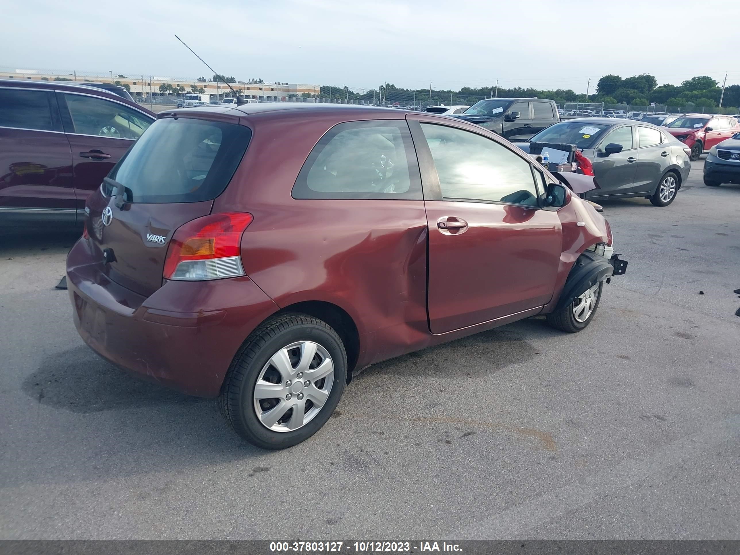 Photo 3 VIN: JTDJT4K33A5283850 - TOYOTA YARIS 