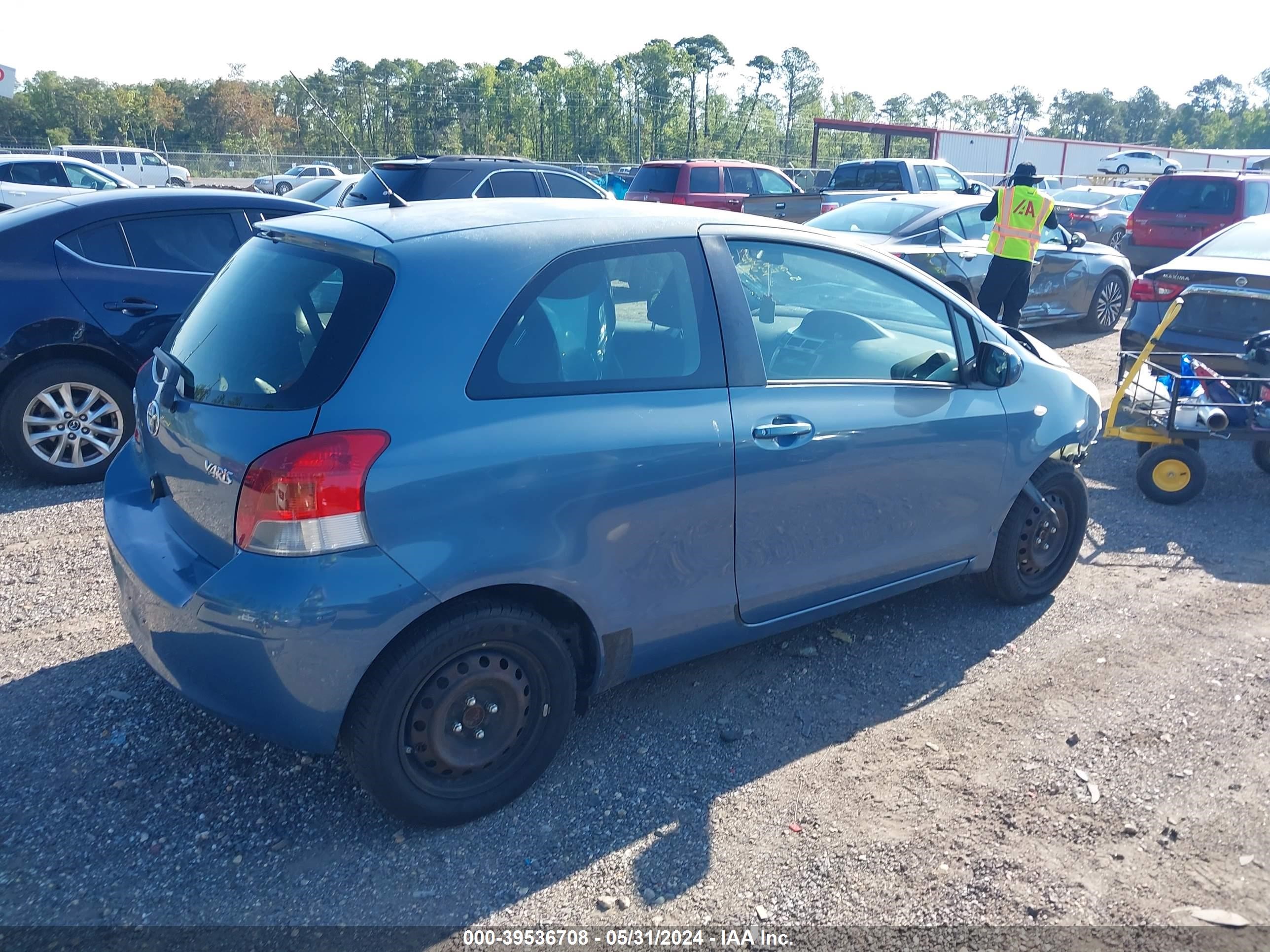 Photo 3 VIN: JTDJT4K33A5295870 - TOYOTA YARIS 