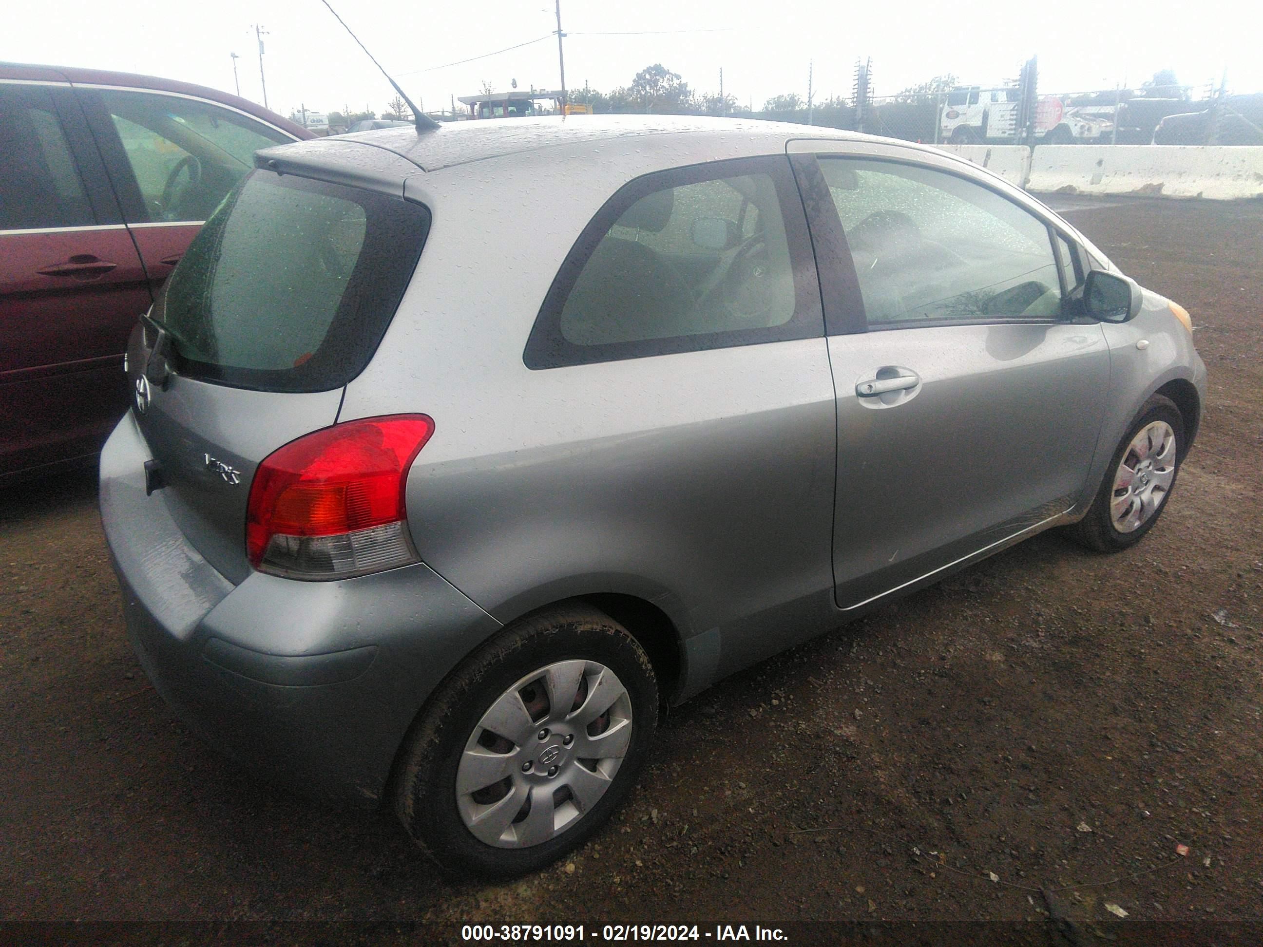 Photo 3 VIN: JTDJT903895239841 - TOYOTA YARIS 