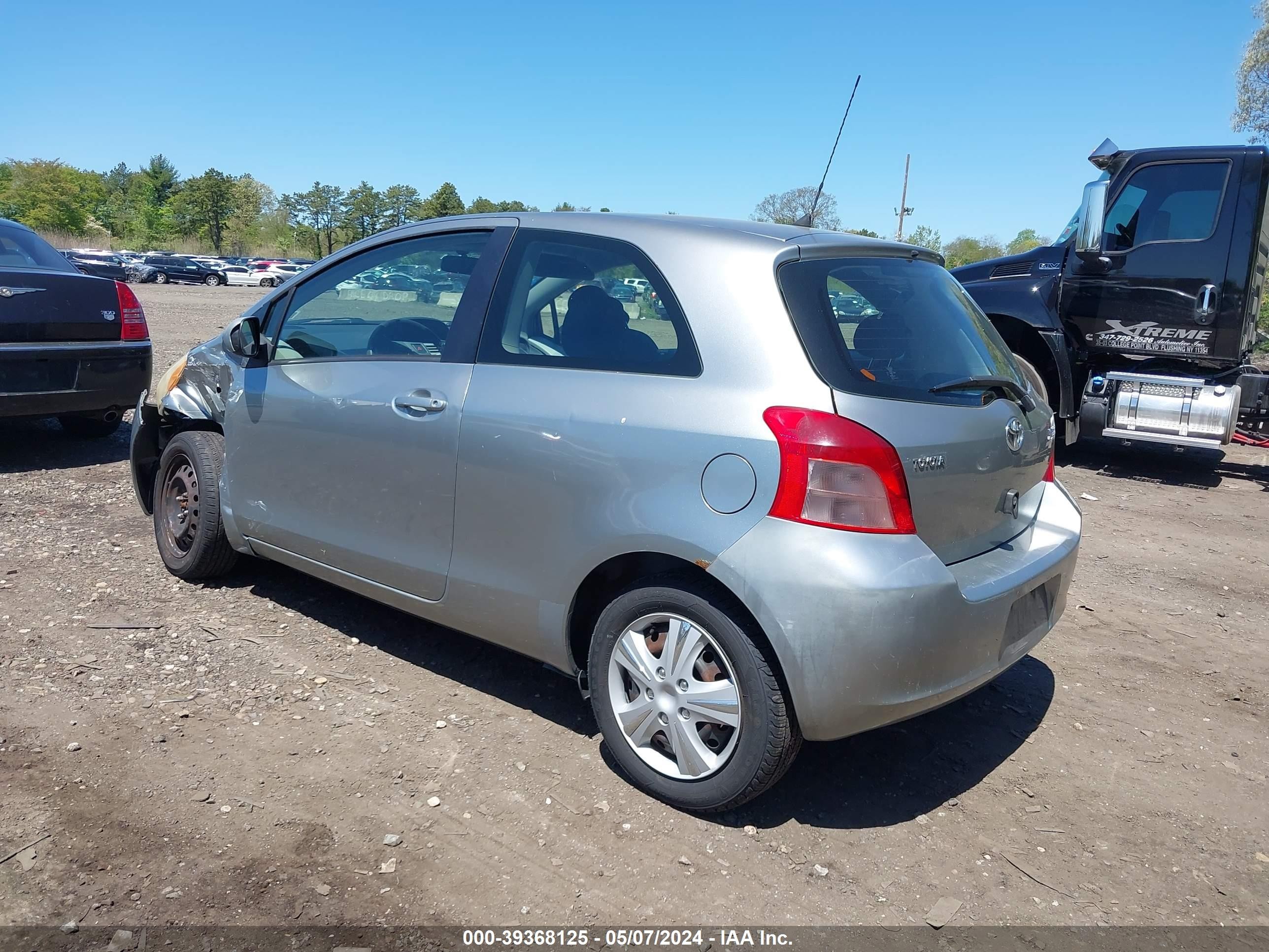 Photo 2 VIN: JTDJT923075108834 - TOYOTA YARIS 