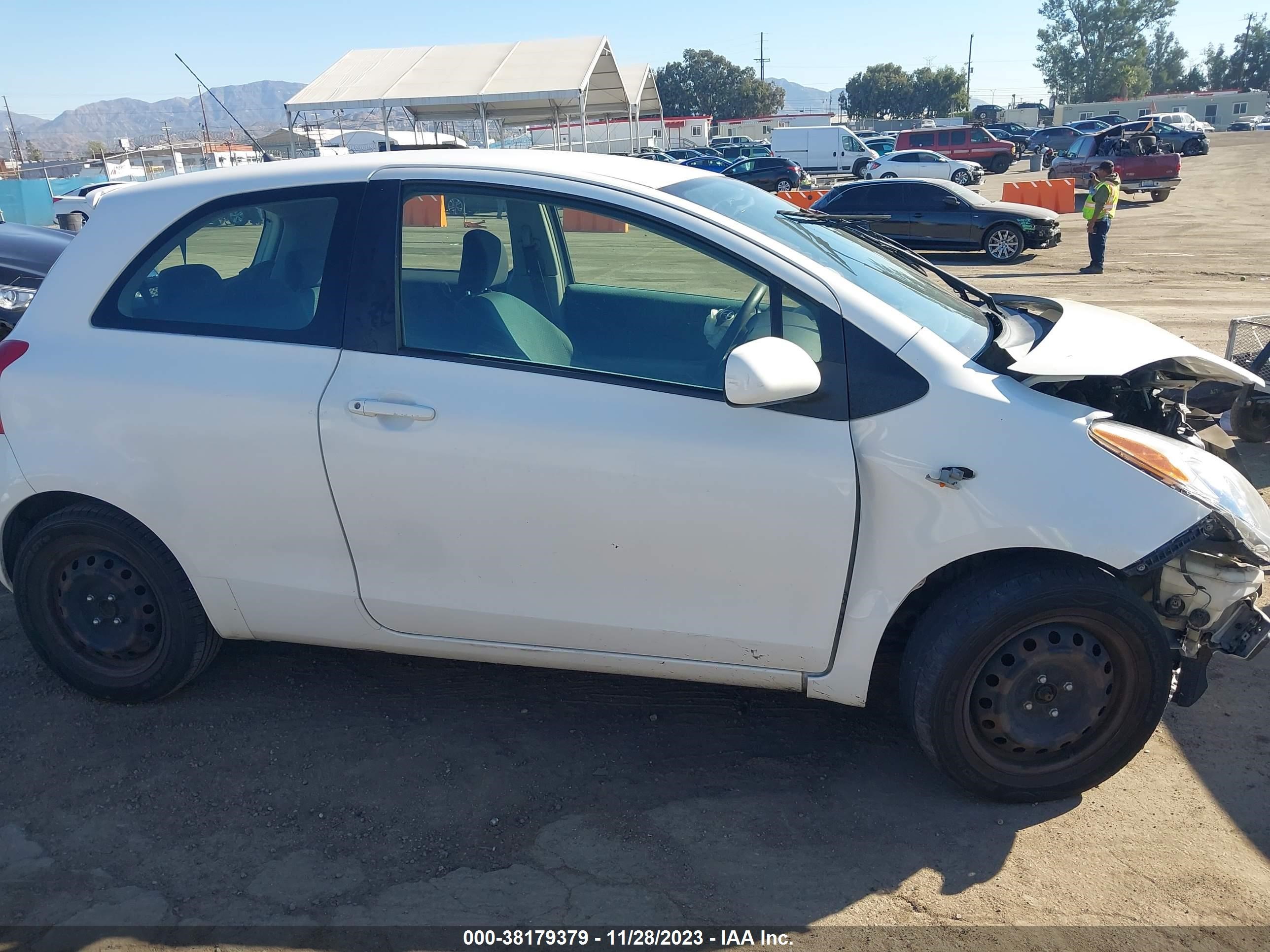 Photo 13 VIN: JTDJT923275062097 - TOYOTA YARIS 