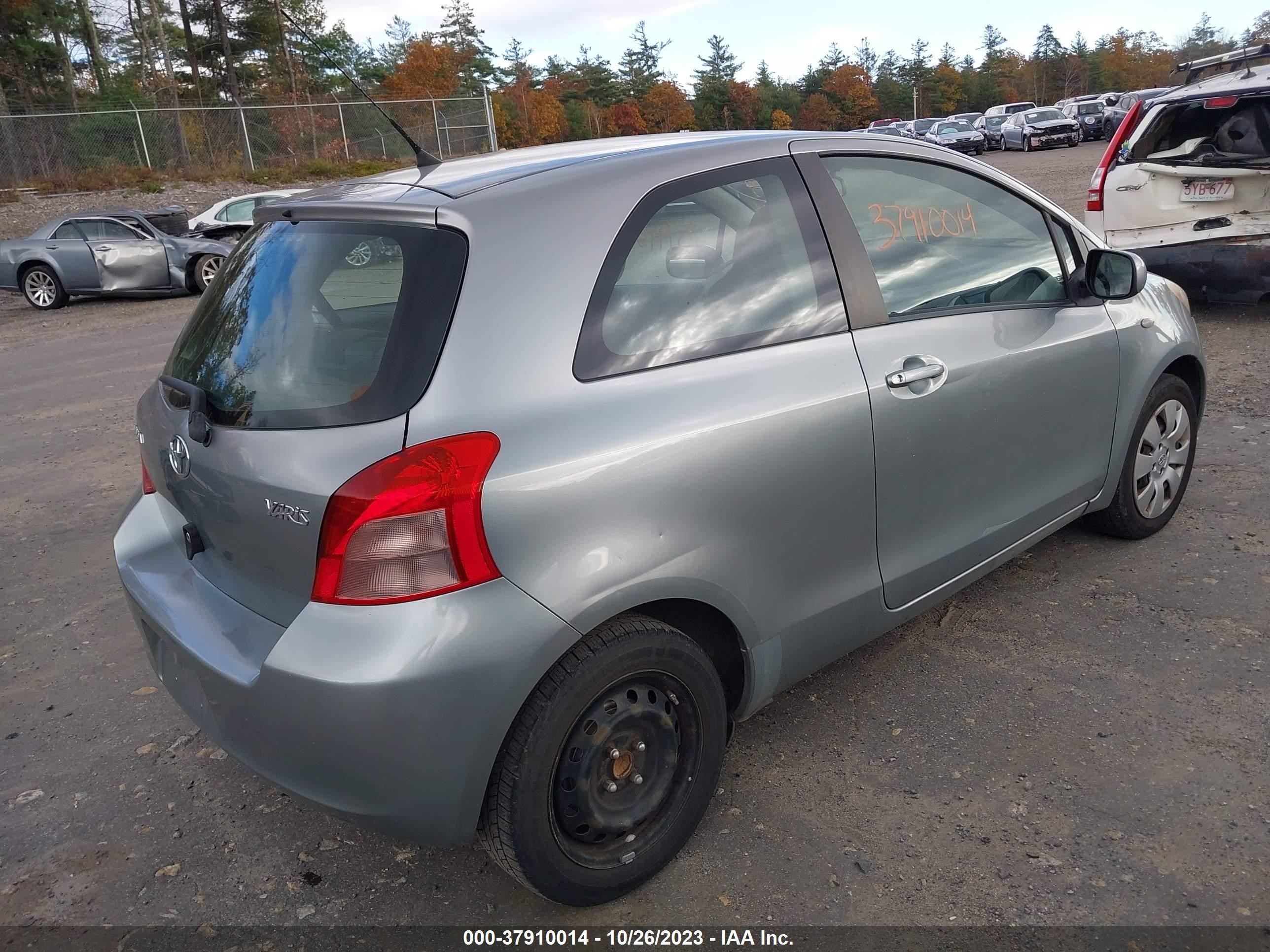 Photo 3 VIN: JTDJT923285201324 - TOYOTA YARIS 