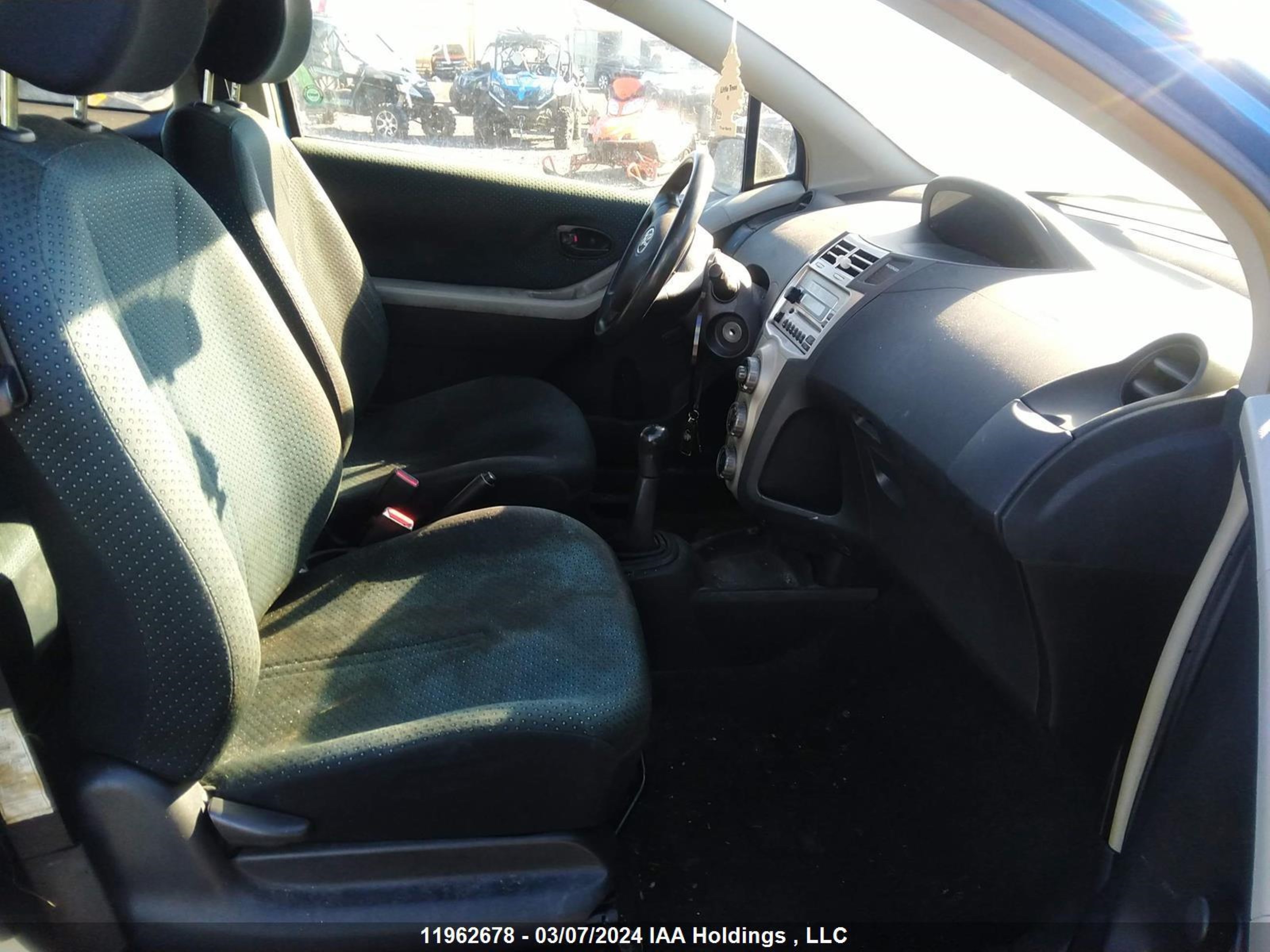 Photo 4 VIN: JTDJT923375103997 - TOYOTA YARIS 