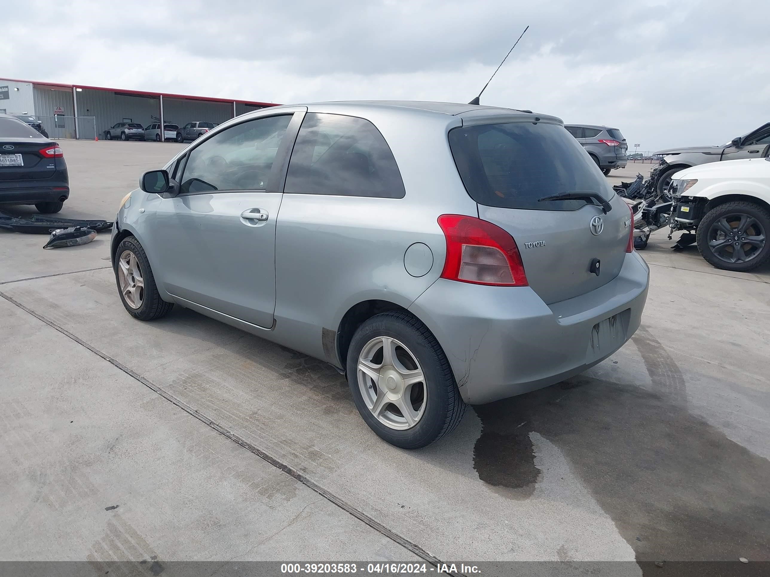 Photo 2 VIN: JTDJT923385146169 - TOYOTA YARIS 