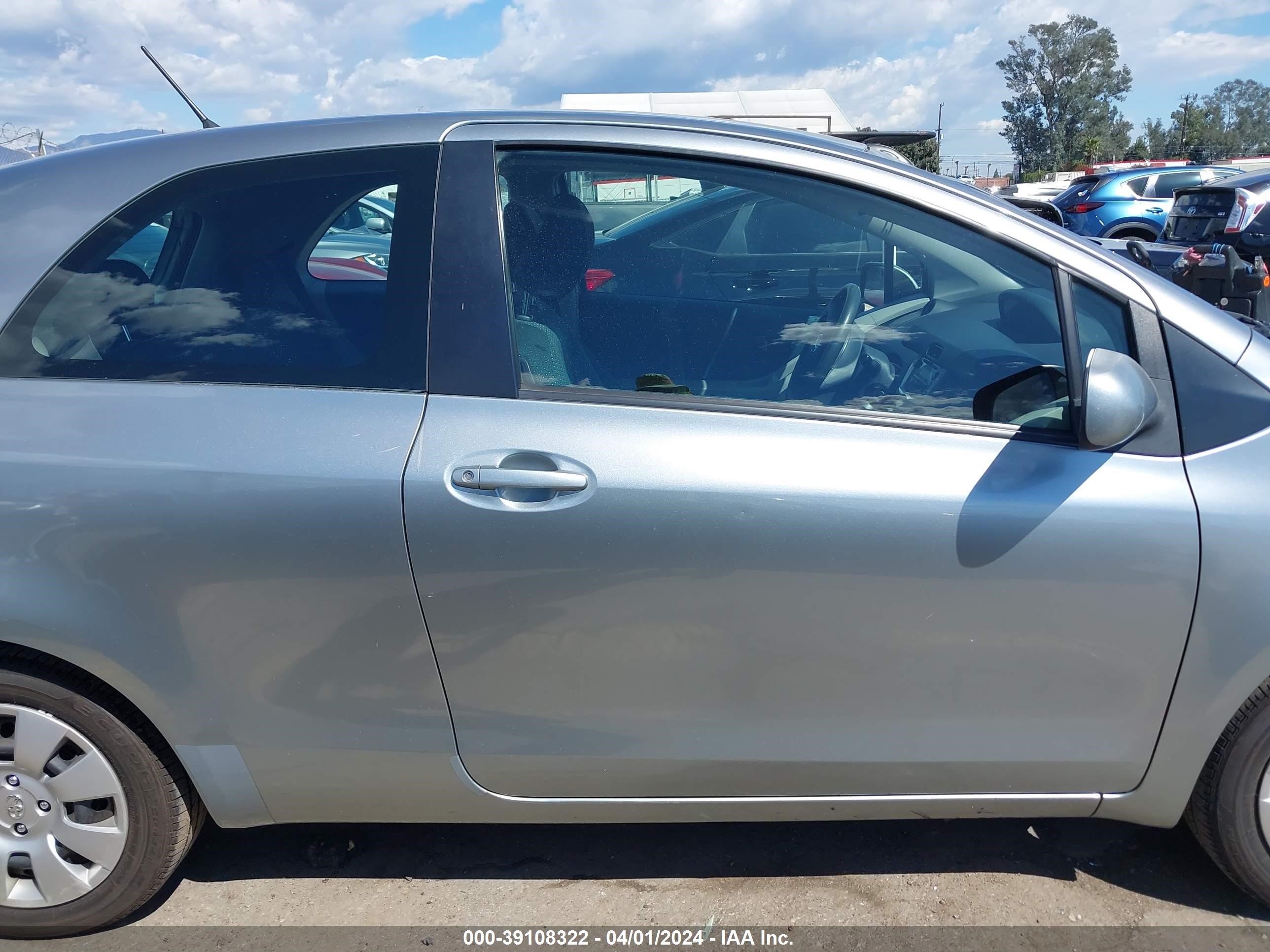 Photo 12 VIN: JTDJT923675078514 - TOYOTA YARIS 