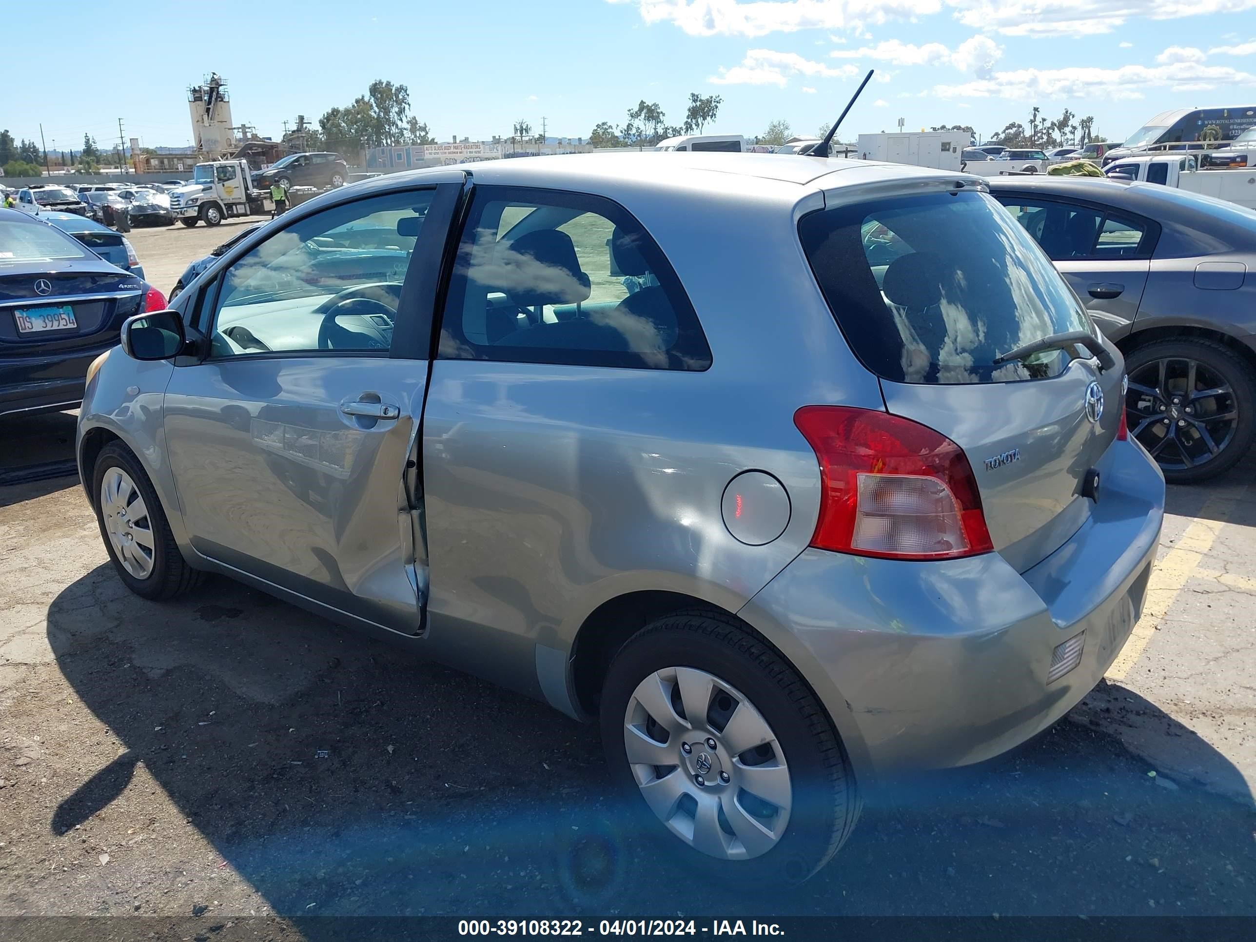 Photo 2 VIN: JTDJT923675078514 - TOYOTA YARIS 