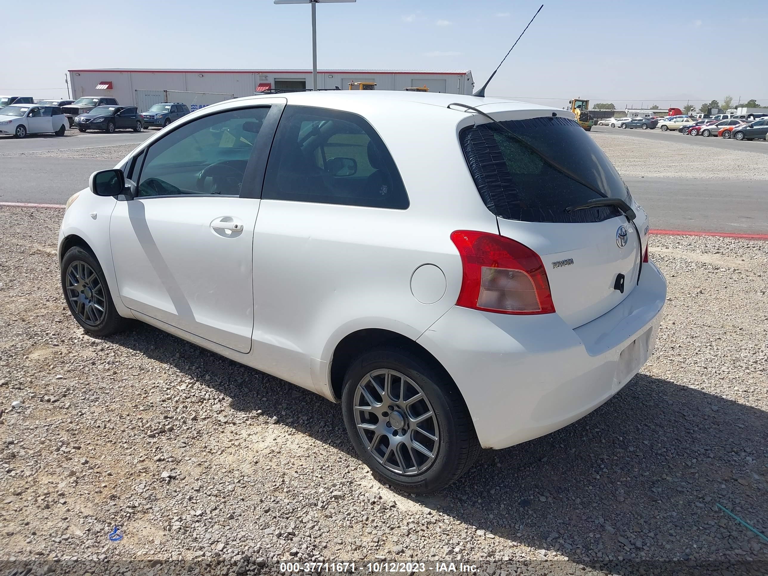 Photo 2 VIN: JTDJT923X75107951 - TOYOTA YARIS 