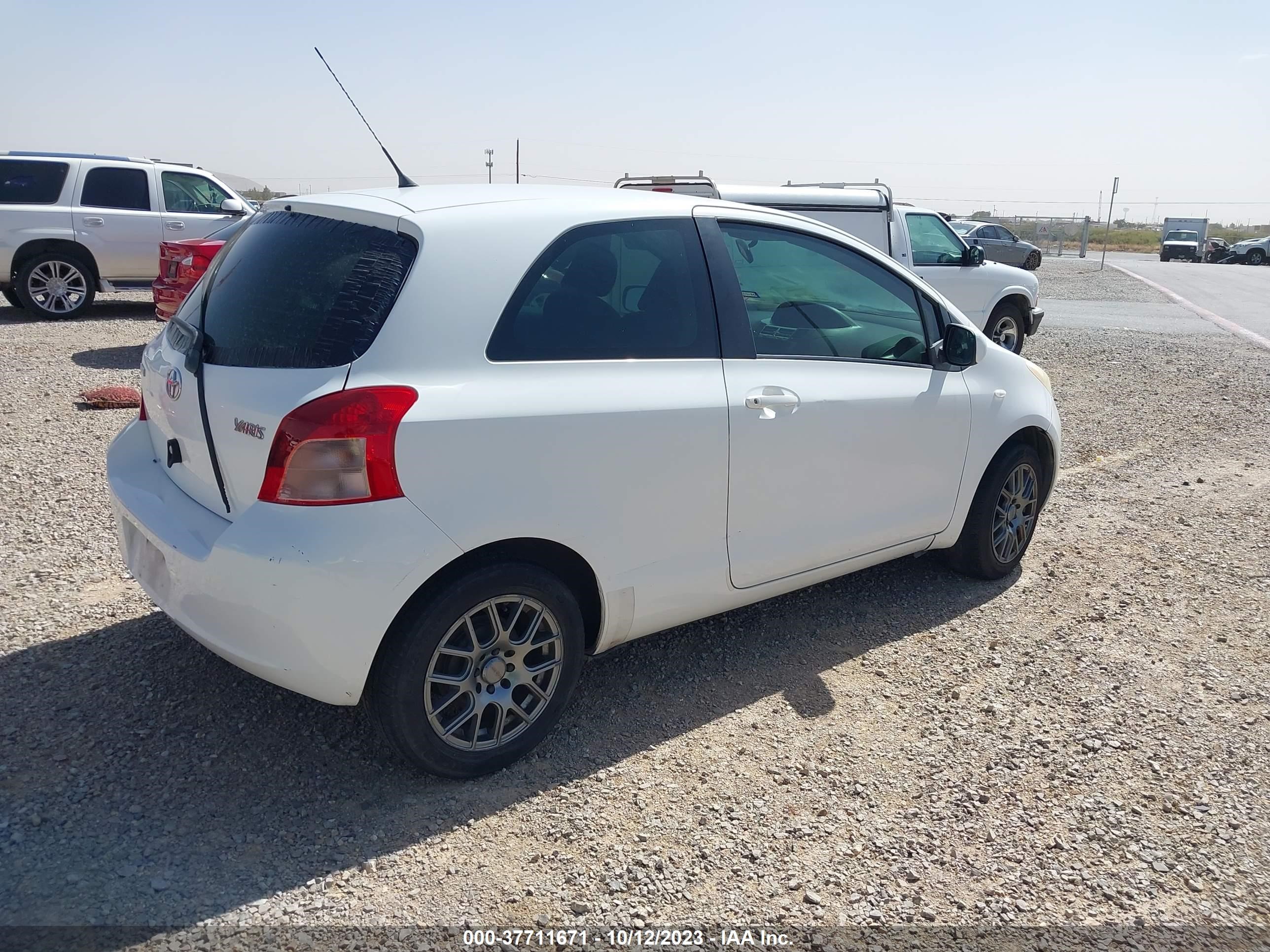 Photo 3 VIN: JTDJT923X75107951 - TOYOTA YARIS 