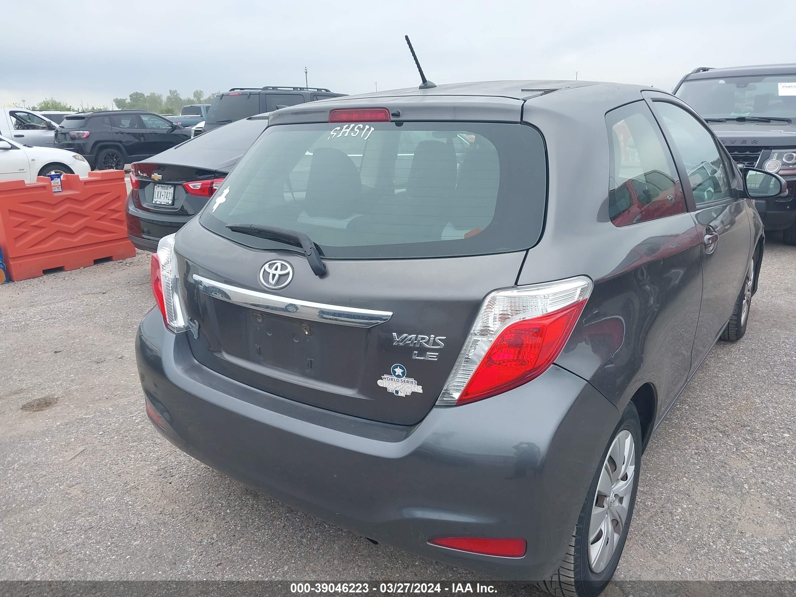 Photo 3 VIN: JTDJTUD34DD548671 - TOYOTA YARIS 