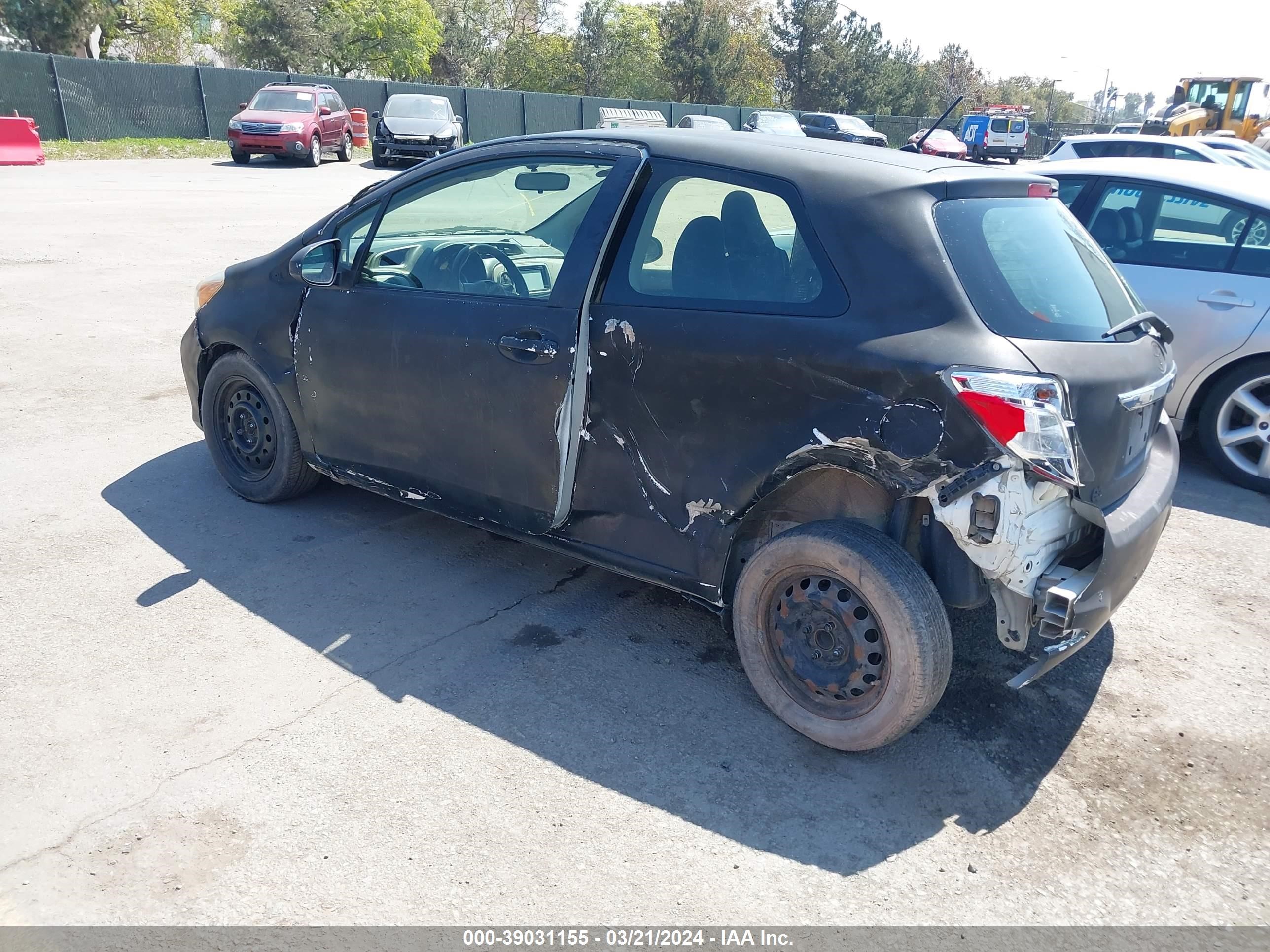 Photo 2 VIN: JTDJTUD3XCD536734 - TOYOTA YARIS 