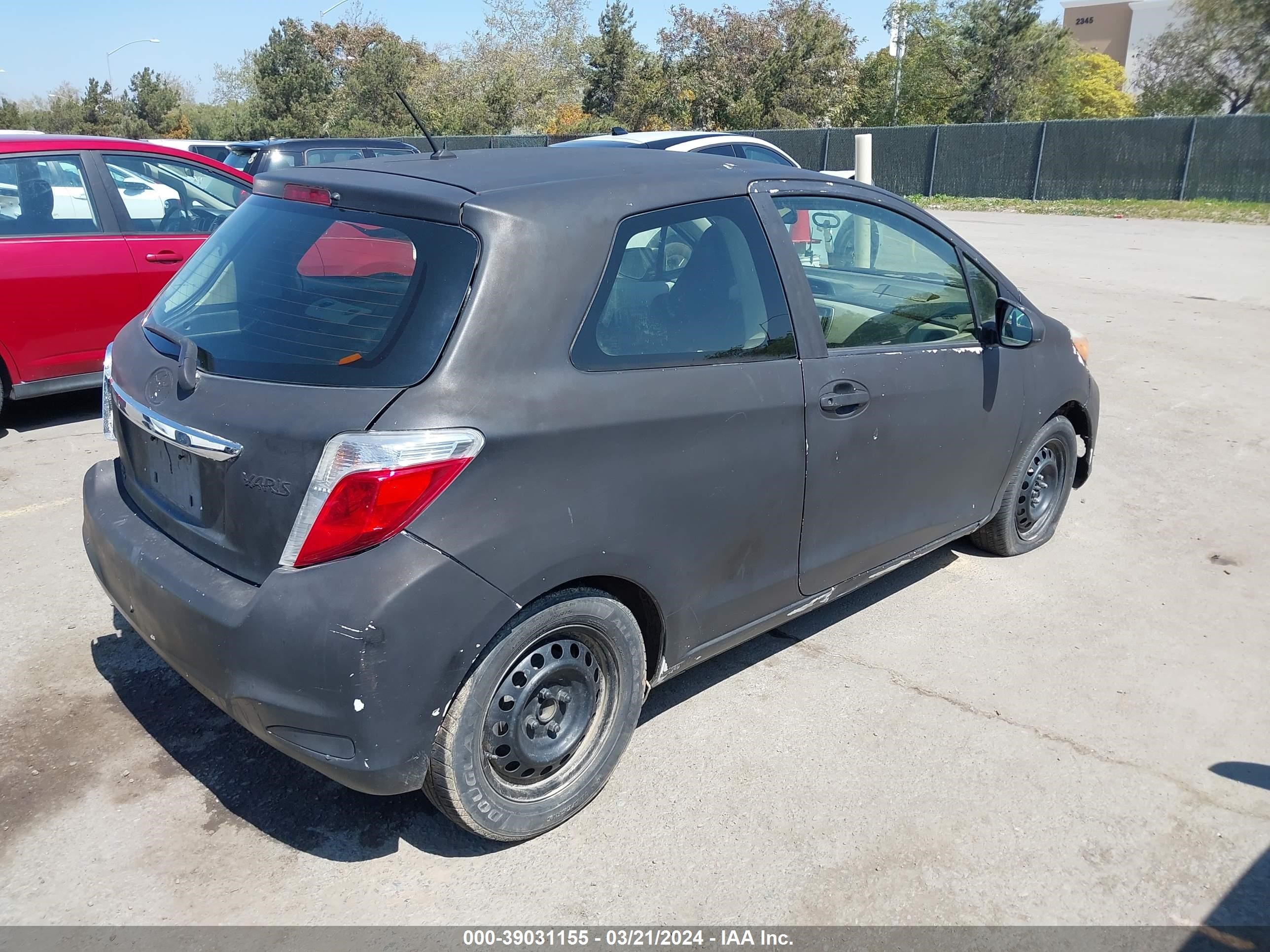 Photo 3 VIN: JTDJTUD3XCD536734 - TOYOTA YARIS 