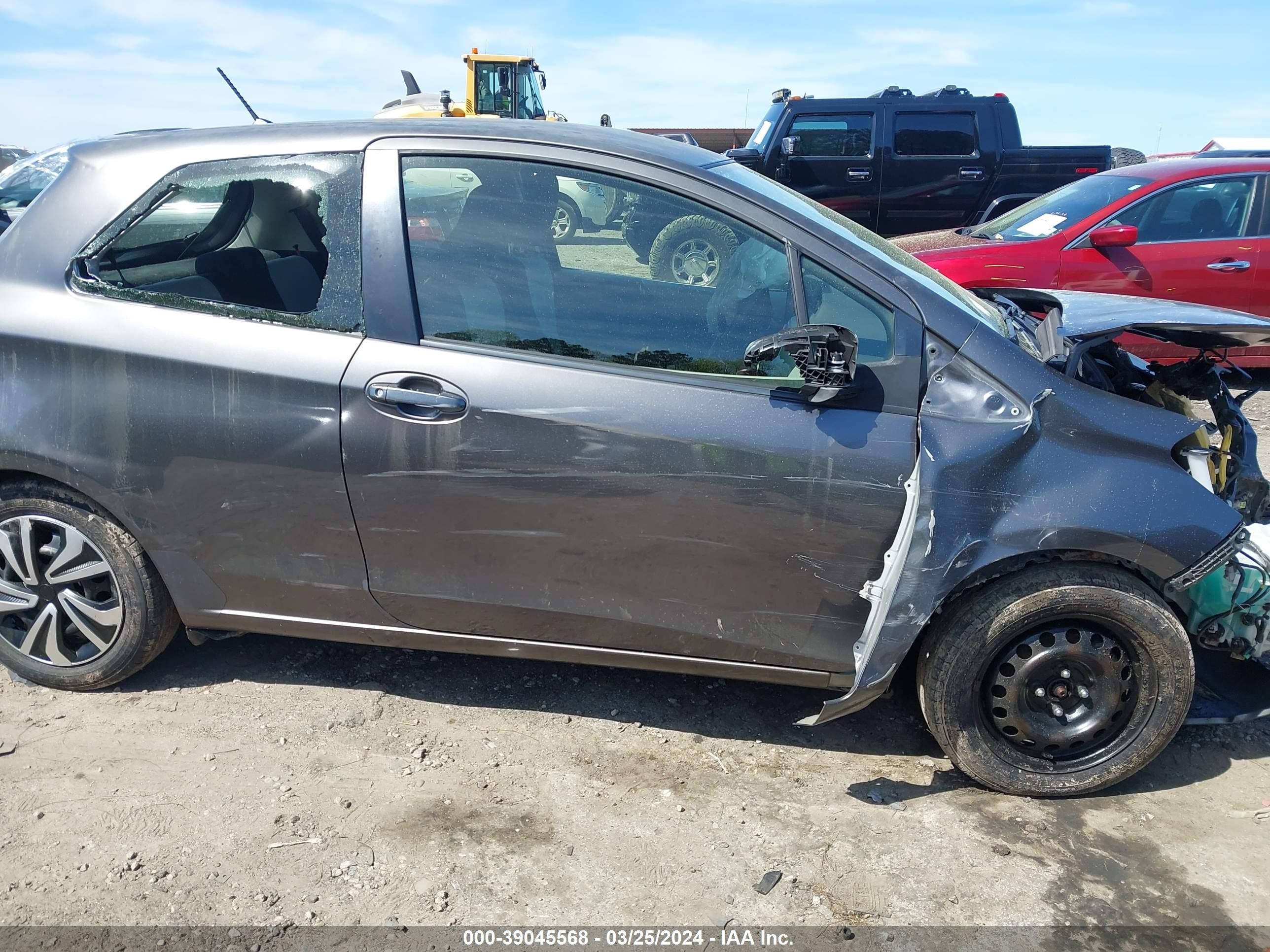 Photo 13 VIN: JTDJTUD3XED593700 - TOYOTA YARIS 