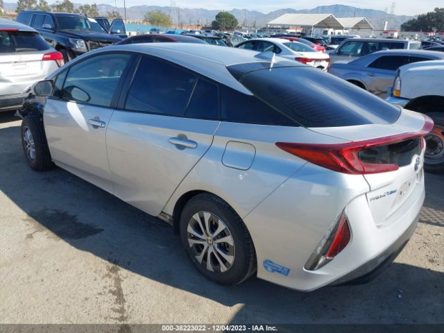 Photo 2 VIN: JTDKAMFP0M3169845 - TOYOTA PRIUS PRIME 