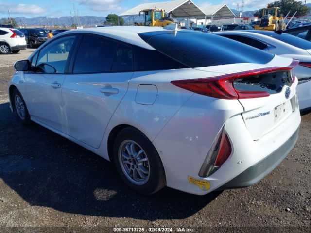 Photo 2 VIN: JTDKAMFP0M3184894 - TOYOTA PRIUS PRIME 