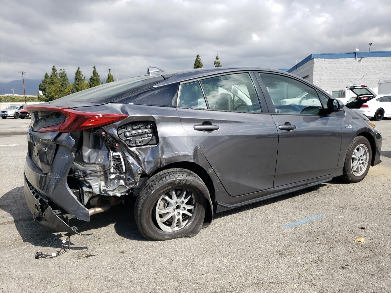 Photo 2 VIN: JTDKAMFP1N3221873 - TOYOTA PRIUS 