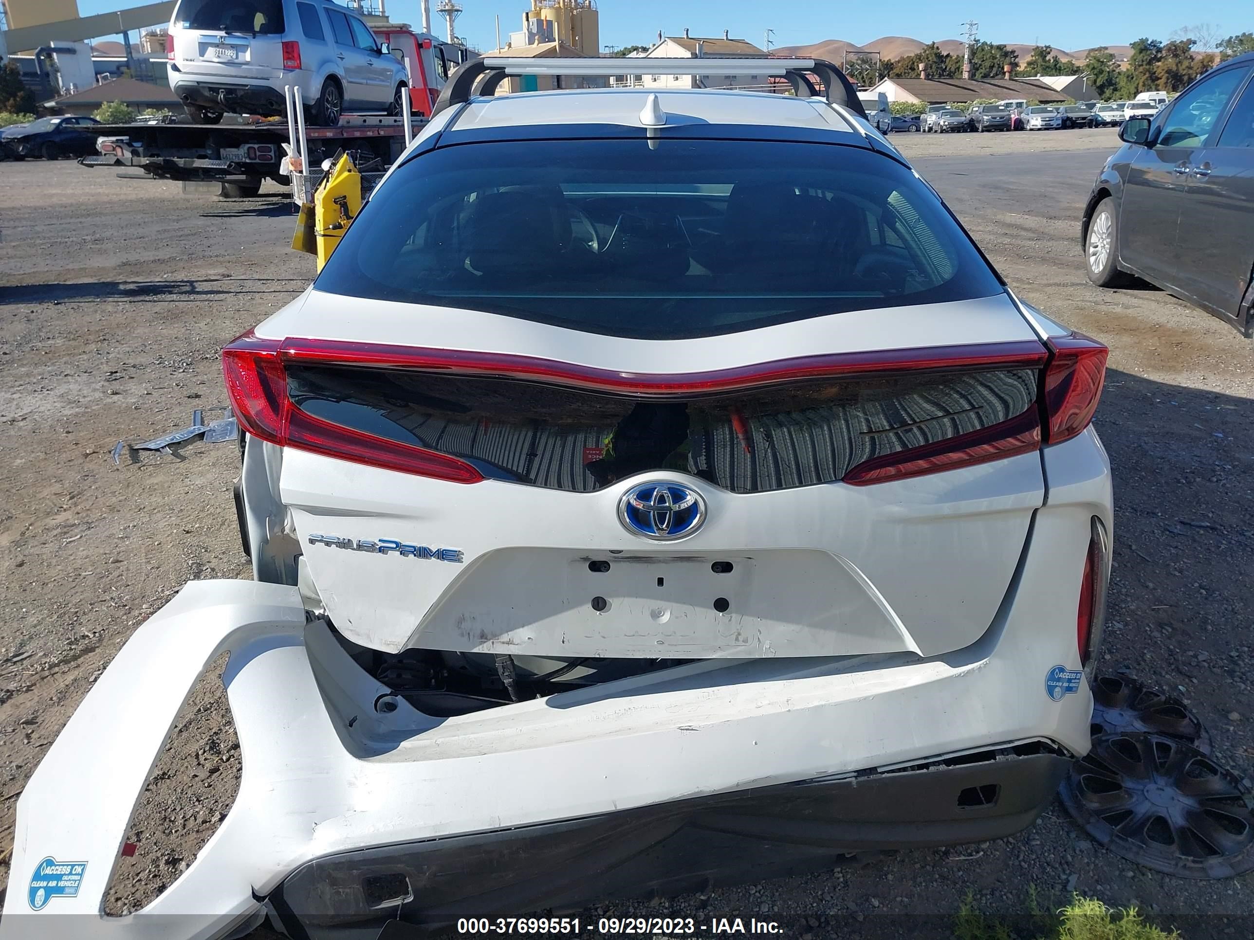 Photo 15 VIN: JTDKAMFP2M3168857 - TOYOTA PRIUS 