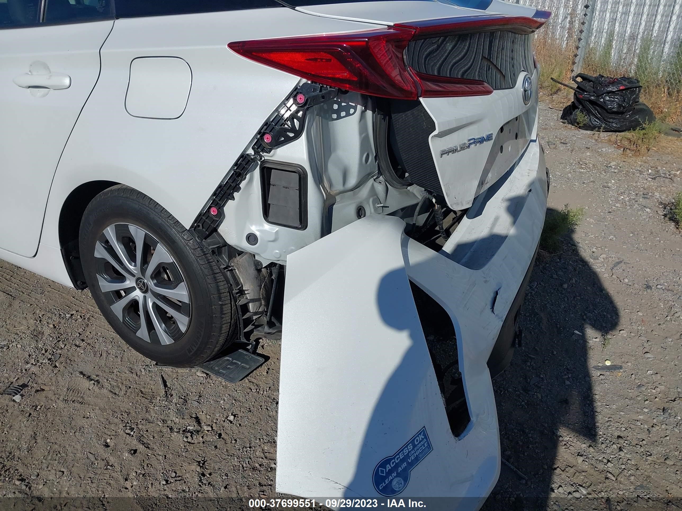 Photo 5 VIN: JTDKAMFP2M3168857 - TOYOTA PRIUS 