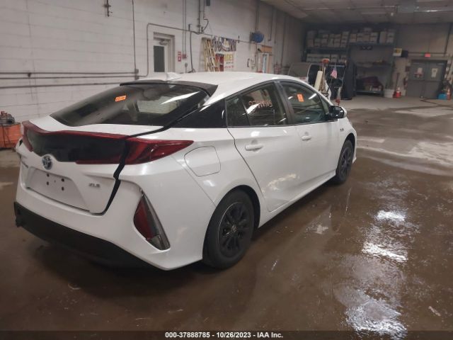 Photo 3 VIN: JTDKAMFP2M3189160 - TOYOTA PRIUS PRIME 