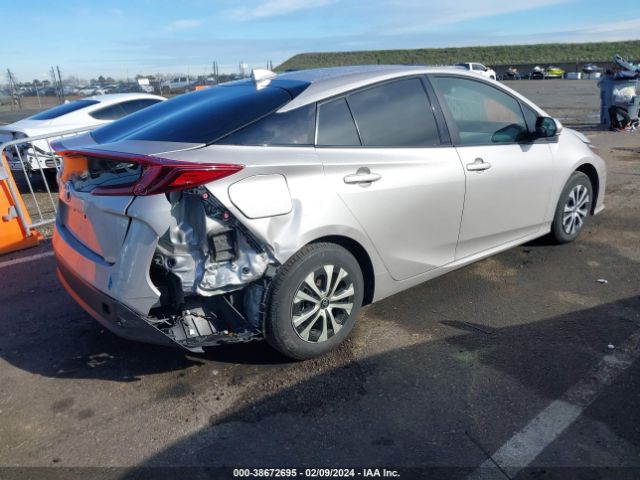 Photo 3 VIN: JTDKAMFP3M3187112 - TOYOTA PRIUS PRIME 