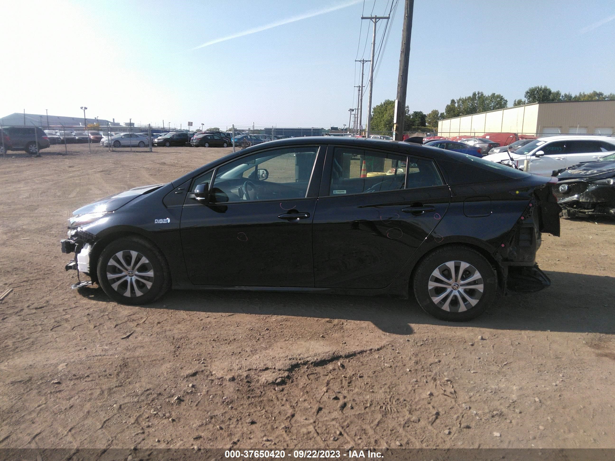 Photo 13 VIN: JTDKAMFP4M3185014 - TOYOTA PRIUS 