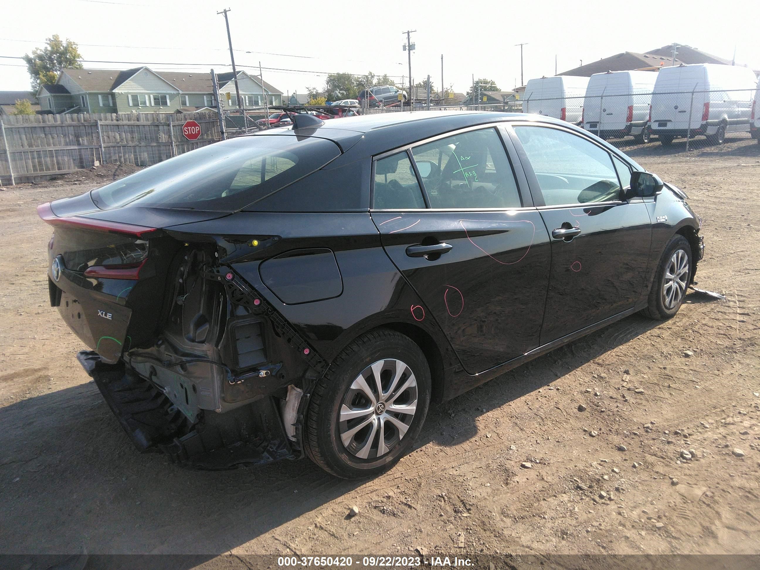 Photo 3 VIN: JTDKAMFP4M3185014 - TOYOTA PRIUS 