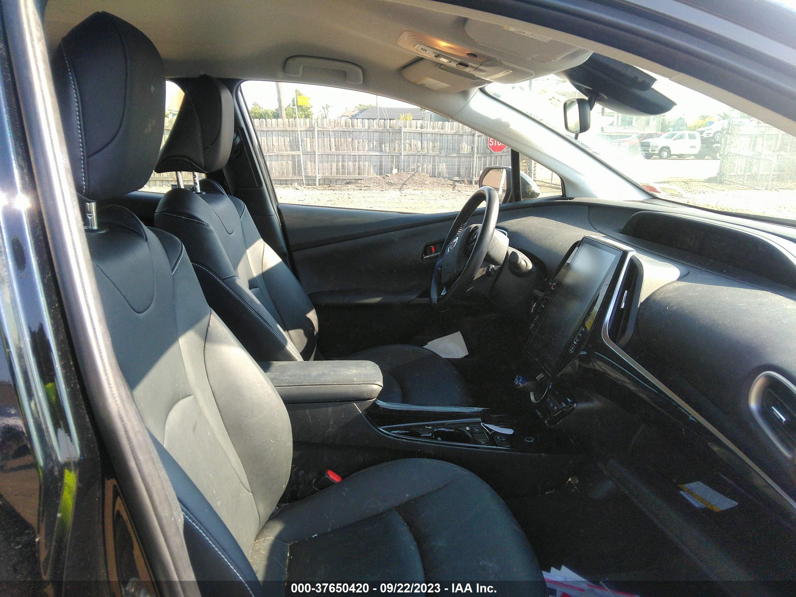 Photo 4 VIN: JTDKAMFP4M3185014 - TOYOTA PRIUS 