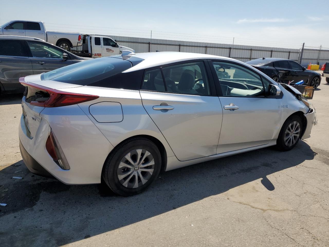 Photo 2 VIN: JTDKAMFP5M3167492 - TOYOTA PRIUS 