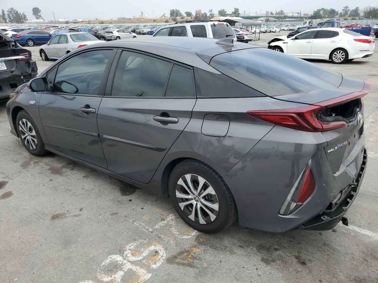 Photo 1 VIN: JTDKAMFP5N3203960 - TOYOTA PRIUS 