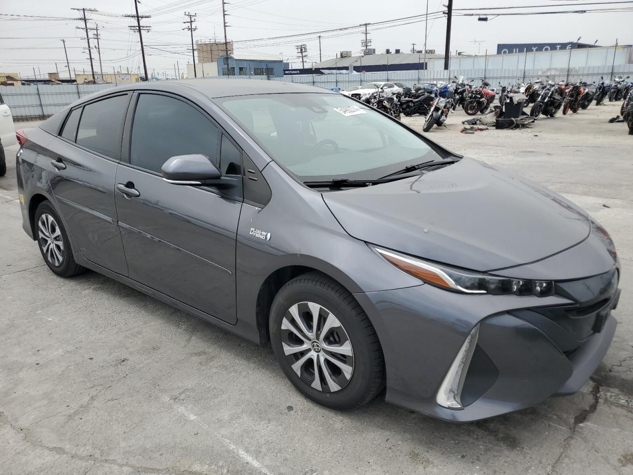 Photo 3 VIN: JTDKAMFP5N3203960 - TOYOTA PRIUS 