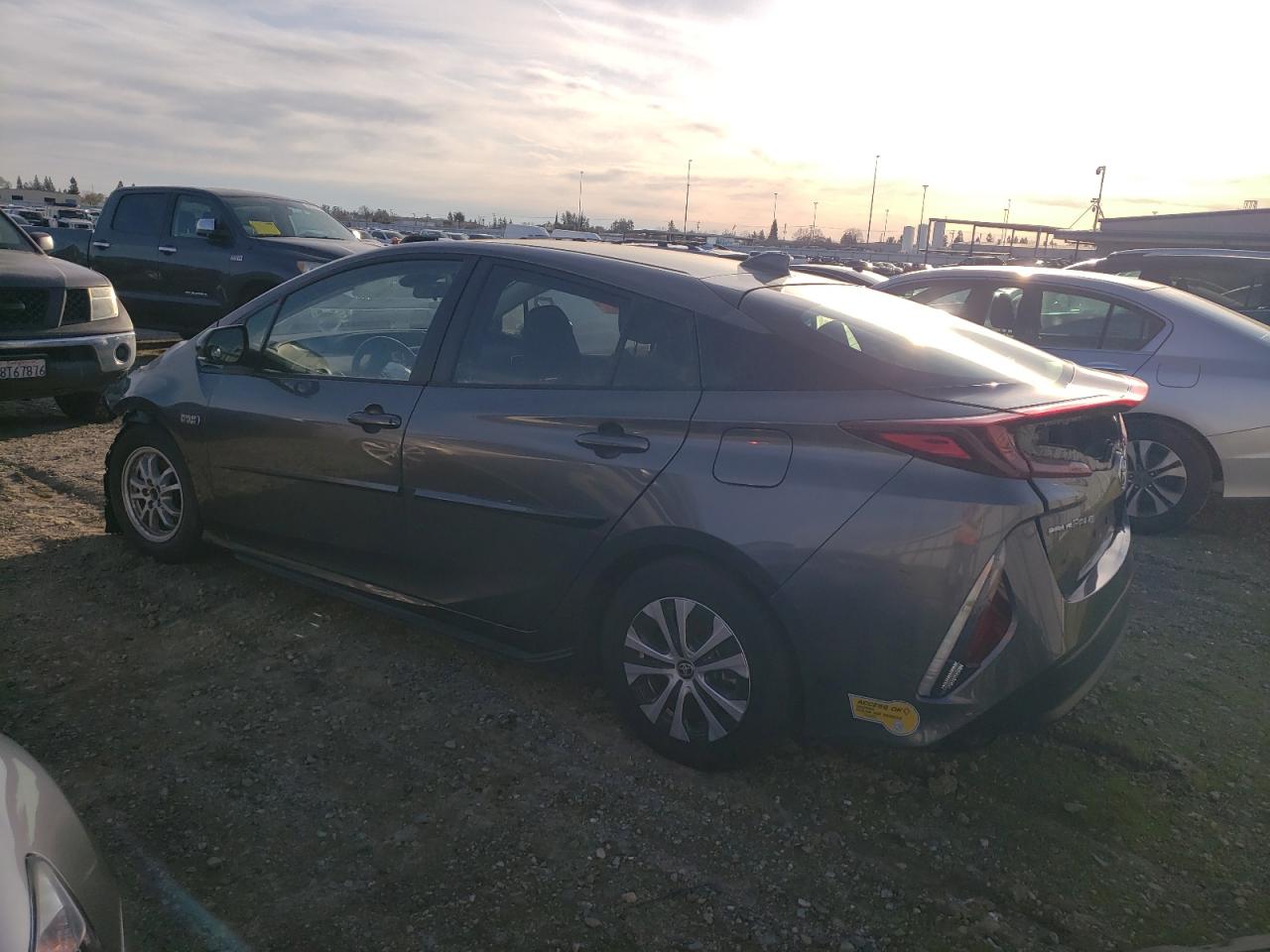 Photo 3 VIN: JTDKAMFP5N3215199 - TOYOTA PRIUS 