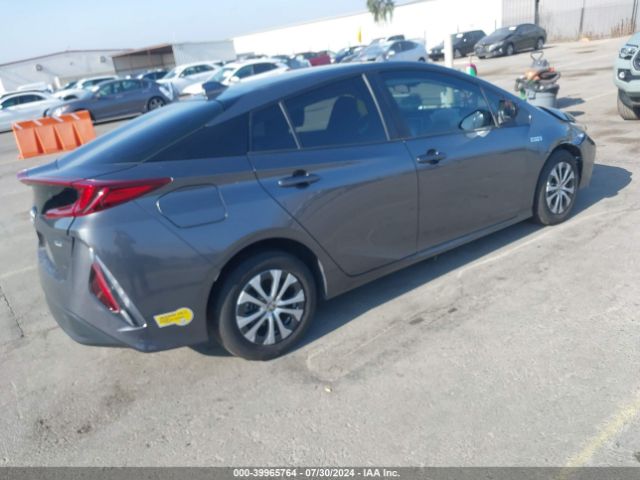 Photo 3 VIN: JTDKAMFP6M3172975 - TOYOTA PRIUS PRIME 