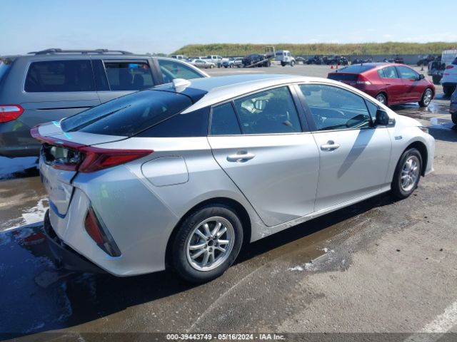 Photo 3 VIN: JTDKAMFP6M3177156 - TOYOTA PRIUS PRIME 