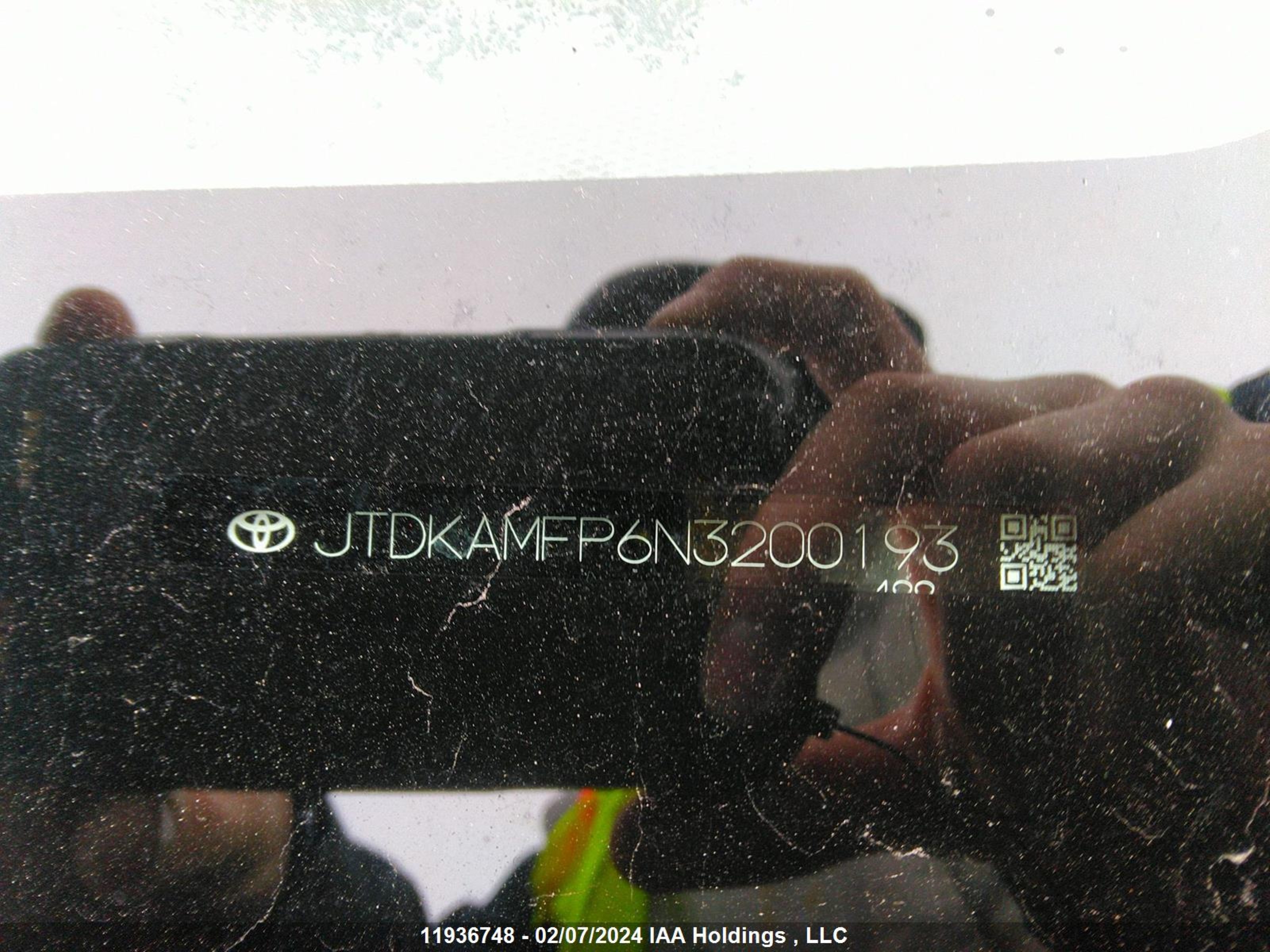 Photo 8 VIN: JTDKAMFP6N3200193 - TOYOTA PRIUS 